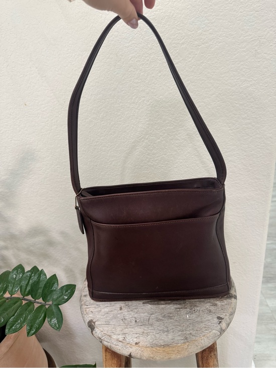 Coach Handbags - Vintage coach bleeker bag 9310
